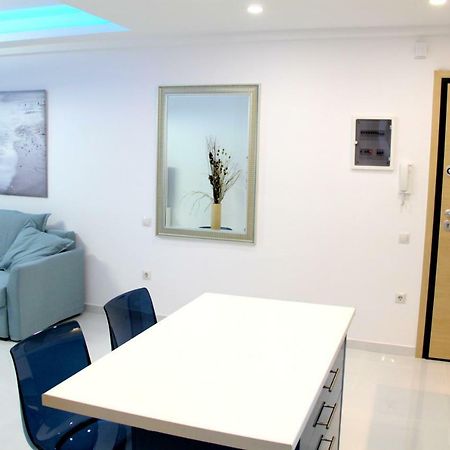 Thiseos 319. Beautiful Apartments Near The Cultural Center Of The Capital. Aten Exteriör bild
